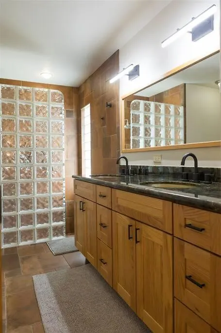 펜션 Spacious Arcadia Lite House W Pool Mtn Views 피닉스