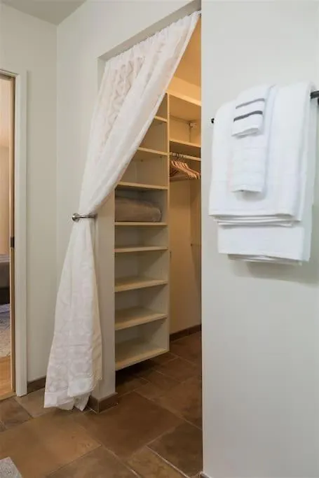 度假居 Spacious Arcadia Lite House W Pool Mtn Views 凤凰城 美国